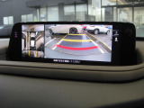 360&deg;ビューモニターを搭載しています。コーナーセンサーと合せてお使いいただくことで、安全、安心にお車の取り回しを行っていただけます。