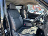 運転席まわりは、使用感も少なく良好な状態です。