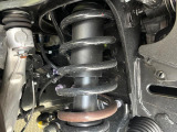 お車を安心してお乗りいただく為には、足回りの定期点検が欠かせません。サービスサポート(有償保証)では無料点検もご提供しており、安心のカーライフをお過ごしいただけるサポート体制が整っています。
