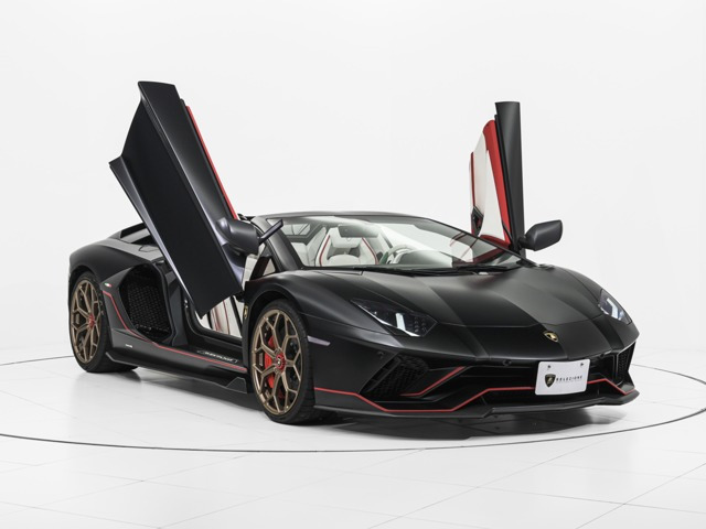 アヴェンタドールロードスター LP780-4 ウルティメ 4WD 