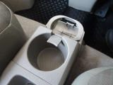 ドリンクホルダー★すぐ手が届く位置にドリンクホルダーを装備しています。運転中の水分補給もご安心です♪