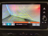 バックでの車庫入れも安心です! リアカメラが付いているバックモニター付のナビディスプレーを装備しております。操作線もついており距離感も画面から確認できます。