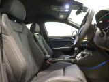 正規ディーラーだからお届けできる認定中古車の保証は、走行距離無制限の安心保証です!お客様のご希望により、期間を一年延長することも可能です(有償となります)