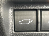 【パワーバックドア】スマートキーや運転席のボタンを押すだけでリアゲートが自動で開閉します!荷物を持っている時や、高い位置にあるバックドアを閉める際に便利な機能です♪