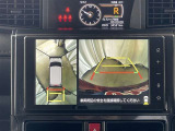 バックガイドモニターで、後方を確認しながら安心して駐車することができます。運転初心者も熟練者も必須の機能ですよ!