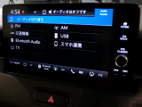 Bluetooth、AM、FM、スマートフォン接続ができます。