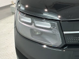 LEDヘッドライトは、点灯の瞬間から最大光量を発揮し、突然暗くなるトンネルなどでの安定感を高めます。