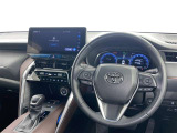運転席まわりです。 各操作スイッチは使いやすい位置に配置されてます。