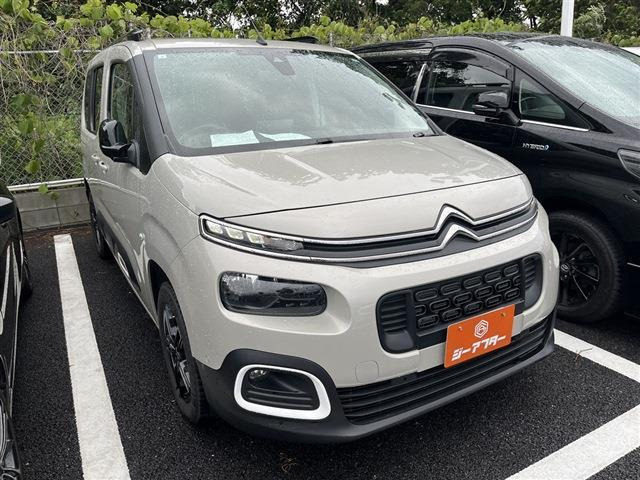 ベルランゴ シャイン ディーゼル 禁煙車 サンルーフ 純正9インチナビ