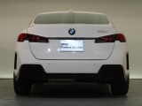 一目で伝わるBMW特有のスポーティーなプロポーションは、BMWの走行性能を生み出すのに欠かせない要因の一つです。細部まで拘りぬいたお車をぜひ一度ご覧ください!