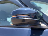 オシャレさと視認性を兼ね備えたLEDミラーウインカー♪