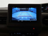 バックガイドモニターで、後方を確認しながら安心して駐車することができます。運転初心者も熟練者も必須の機能ですよ!