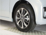 認定中古車では、厳しいHonda認定基準をクリアした厳選されたHonda認定中古車のみ、取り扱っております。「ご購入前の安心」「納車後の信頼」を車両と一緒に提供しております。