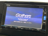 【純正ナビ】人気の純正ナビを装備しております。ナビの使いやすさはもちろん、オーディオ機能も充実!キャンプや旅行はもちろん、通勤や買い物など普段のドライブも楽しくなるはず♪