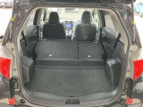 ■2列目シートを倒すと広々とした荷室になります!
