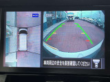 アラウンドビューモニターまるで車を真上から映したような映像で、前後左右の感覚が分かります♪車庫入れや駐車時に大活躍の機能です。