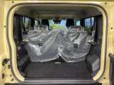 普段のお買い物や通勤、送迎等に十分な荷室スペースを確保しております。セカンドシートを倒すと、大きな荷物の積載も可能です♪