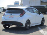 明るく広々、落ち着いた店内では、中古車のご検討・ご購入のほか、携帯電話(au)の購入等、様々なご相談に幅広く応えていきます♪