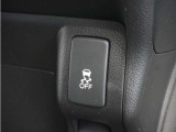 ◆VSA◆横滑り防止装置が装備されています。コーナーリング時の横すべりを抑える機能と、車両の急激な挙動変化を抑える機能で、安定した走行を実現しています。運転に安心とゆとりが出来ます。
