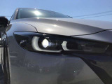 LEDヘッドランプ装備・消費電力が少なく明るいので夜間走行も安心して運転出来ます。