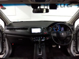 見通しの良い運転席回りとなっておりますので安心して運転をして頂けます!窓が大きいので明るく開放的な室内です