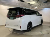 リヤ、後ろから見るとまた車の印象が変わってきますね☆☆