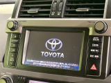 【メーカー純正ナビ】インテリアに溶け込むスタイリッシュな「専用設計」メーカーナビを装備♪視認性や操作性など基本性能にも優れ、より上質なカーライフをお楽しみいただけます。