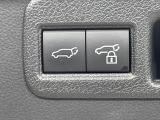 【パワーバックドア】スマートキーや運転席のボタンを押すだけでリアゲートが自動で開閉します!荷物を持っている時や、高い位置にあるバックドアを閉める際に便利な機能です♪
