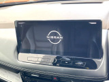 【純正い大画面ナビ】人気の大型12インチナビを装備。存在感のある大画面はインパクト大!ナビ利用時のマップ表示は見やすく、テレビやDVDは臨場感がアップ!いつものドライブがグッと楽しくなります♪