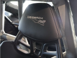 センターコンソールアームレスト(Race-Tex)の PORSCHEロゴエンボス加工