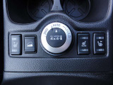 燃費性能に優れる「2WD」、自動的に前後トルク配分を行う「AUTO」、高い走破性を発揮する「LOCK」の3つのモードを、スイッチ操作で簡単に切り換えられます!