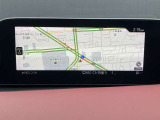 8.8インチにサイズUPした、マツダコネクト。センターコマンダーはタッチパッド型になっており、ナビ地図の縮小/拡大も簡単に行えます。