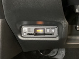 ハンドルの左下にETCがついています。高速道路の料金所の通過も楽々です。 カードの取り出しもしやすい場所についています。