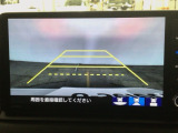 【バックカメラ】運転が苦手な方も車庫入れラクラクです!ギアをリバースに入れれば自動的に切り換わりますので、面倒な操作は不要です♪狭い駐車場もお車を傷つけず安心ですね!