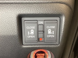 リアドアは乗り降りに便利な両側電動スライドドアです。また運転席に座っていながらスイッチ操作で自在にスライドドアを開け閉めできます。