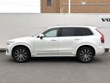 北欧流のラグジュアリーを体現したXC90。伝統的なスカンジナビアン・デザインを継承しながら、躍動感にあふれ優雅な雰囲気を身にまとう、新しい潮流を具現化したスタイリングです。
