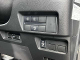 乗り降り便利な両側パワースライドドア付き!