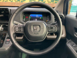 【純正革巻きステアリング】上質な革を使用することで、手にしっかり馴染みとても運転しやすいハンドルです♪