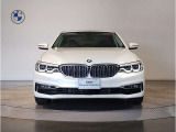 【キドニーグリル】BMWは約90年もの間、ほぼ全ての車両にひと目でBMWだと分かるこの特徴的なフロントグリルが備えられ、デザイン・アイコンとして親しまれてきました。