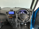 【前方視界】開放的な前方視界!運転がしやすく疲れにくいです♪窓が大きく、見通しがとっても良いおクルマですよ♪