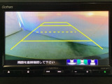 バックでの車庫入れも安心です! リアカメラが付いているバックモニター付のナビを装備しております。操作線もついており距離感も画面から確認できます。