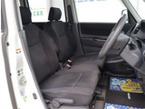 お車選びをお楽しみ頂けるよう、在庫車の展示スペースを十分に確保しております。