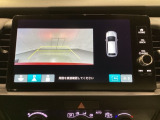 バックでの車庫入れも安心です! リアカメラが付いているバックモニター付のナビディスプレーを装備しております。バンパーについているソナーや、操作線もついており距離感も画面から確認できます。