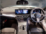 ☆センターパネルを運転席側に僅かに傾けたBMW独特のインパネ☆【駆け抜ける歓び】はここからもスタートしております☆