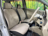 運転席シート廻りは使用感も少なく、良好な状態となっています。前オーナー様が丁寧に使っていたことがよくわかりますね。