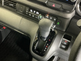 発進時から滑らかに加速する無段階変速のCVTはストップ&ゴーの多い街の中も快適です