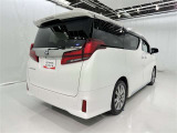 沢山乗れるのがこの車の魅力!2台で移動しないと・・・なんて時もこの車なら1台で!大活躍です♪