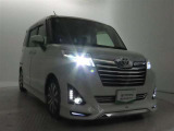 高輝度で点灯速度が速く、しかも消費電力の少ないLEDヘッドライトが装備されています!LEDの明るい光が走行中の視界の確保をサポートして、夜のドライブがより楽しく安全に運転できます♪