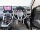 こちらのRAV4、キズやへこみは少なく内装外装共に良好な状態です、是非ご覧ください。