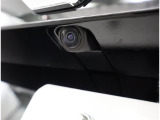 バックカメラが付いているので後方確認が非常にしやすいです。今や運転初心者も熟練者も必須装備!ついていて損はないですね♪